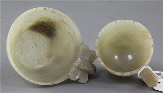 Two Chinese grey jade cups, 17th / 18th century, diameter 6.4cm